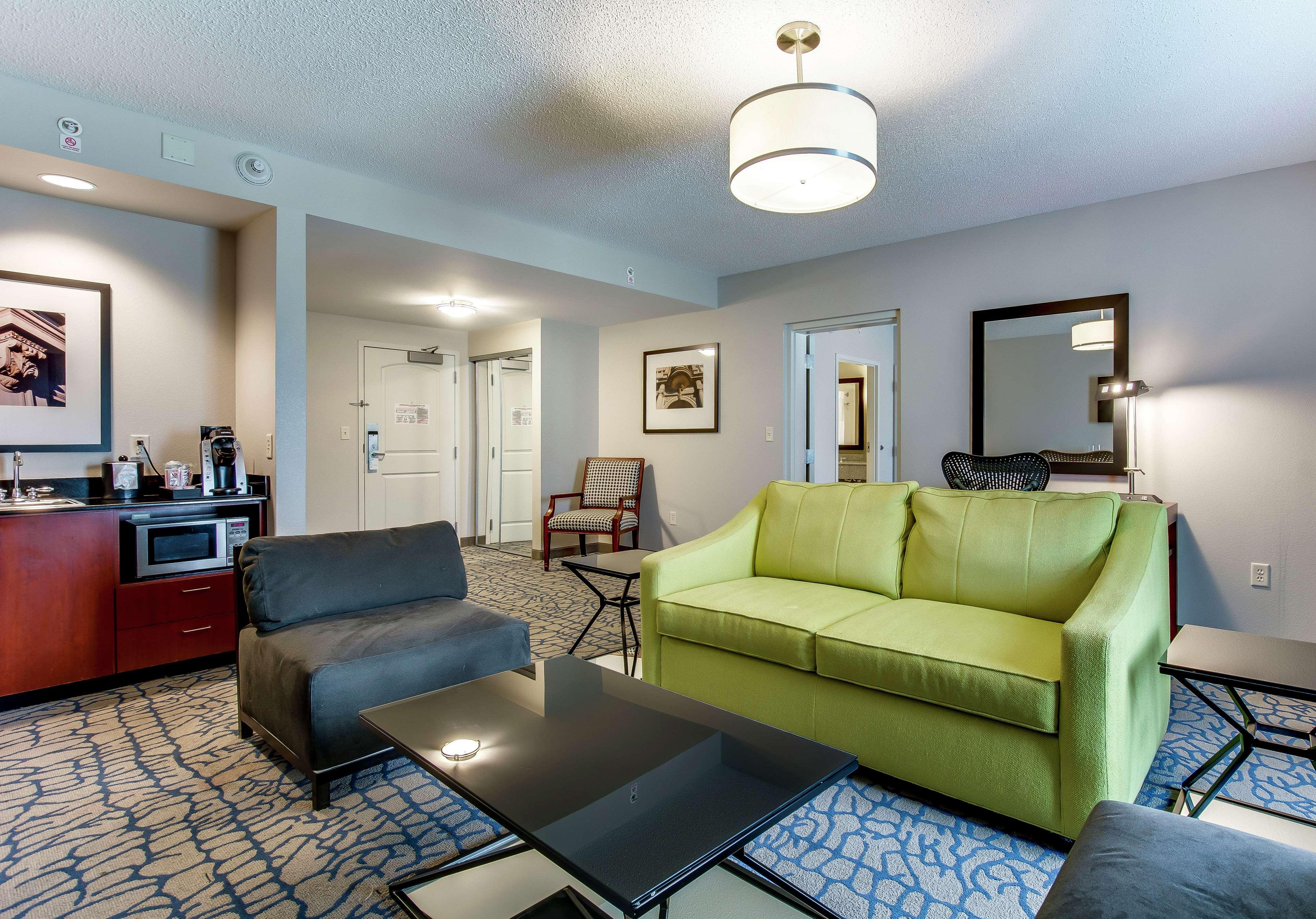 Hilton Garden Inn Louisville-Northeast Dış mekan fotoğraf