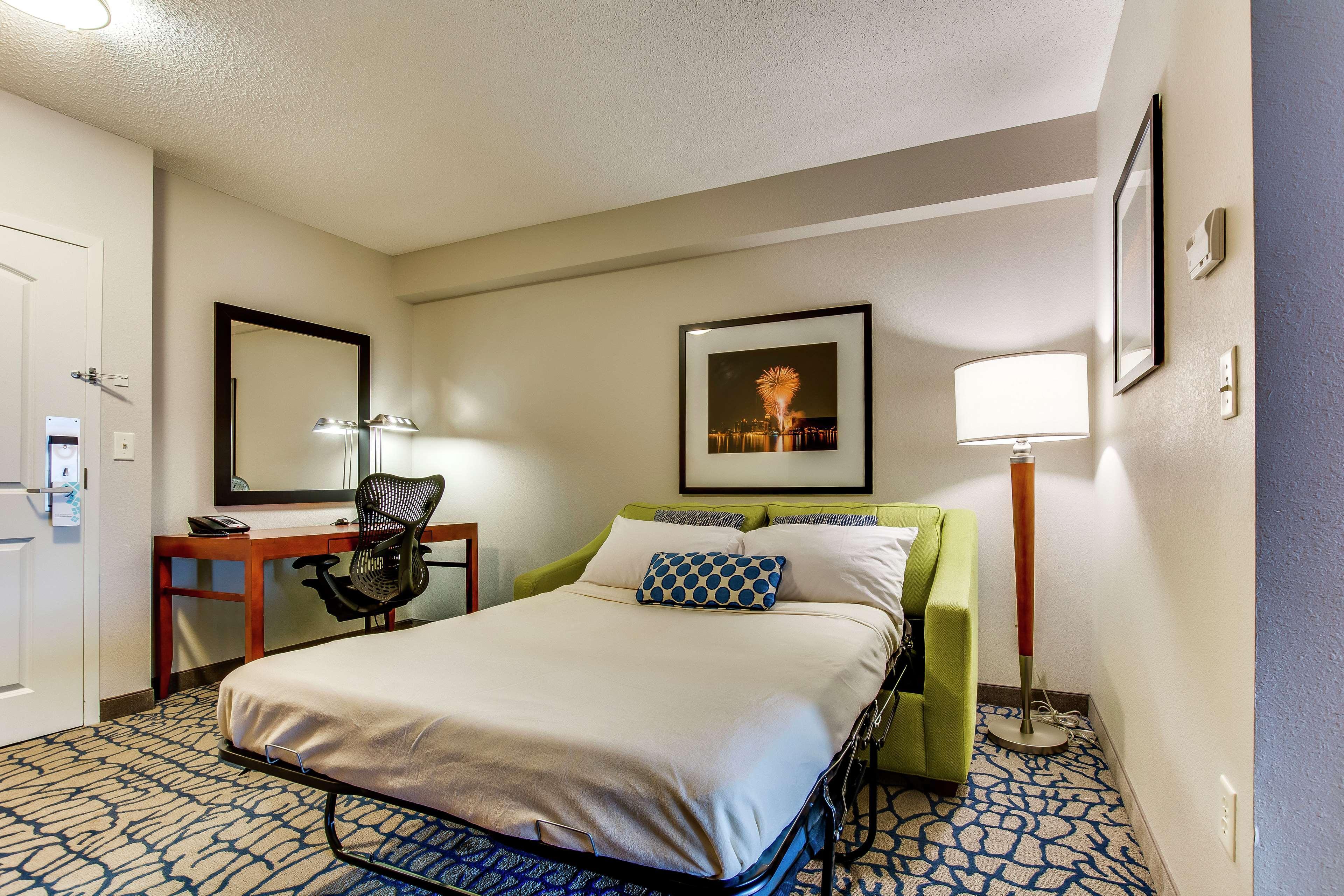 Hilton Garden Inn Louisville-Northeast Dış mekan fotoğraf