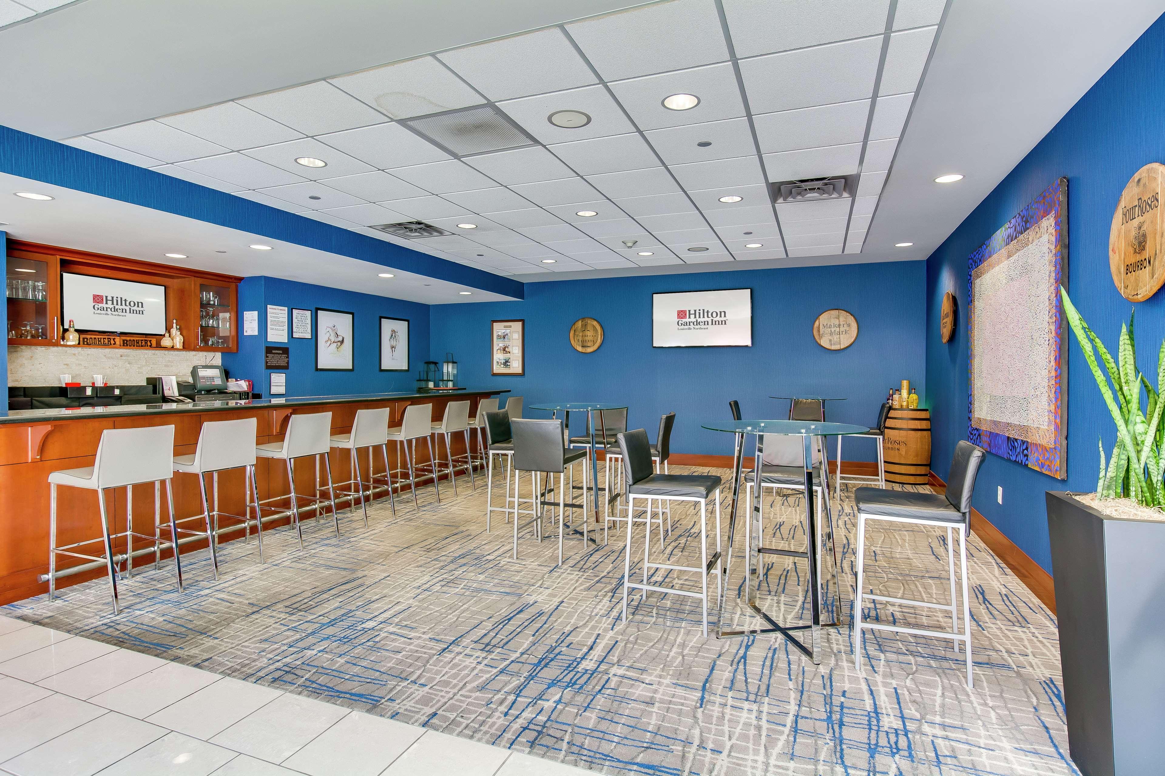 Hilton Garden Inn Louisville-Northeast Dış mekan fotoğraf