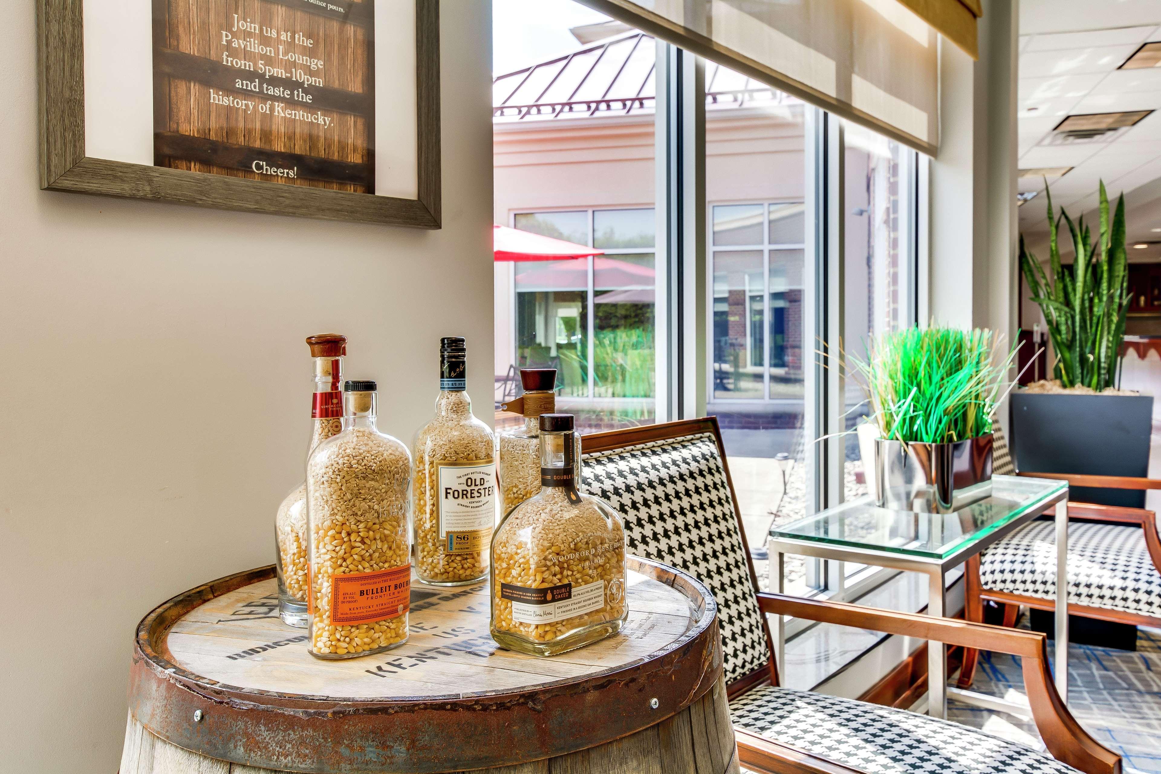 Hilton Garden Inn Louisville-Northeast Dış mekan fotoğraf