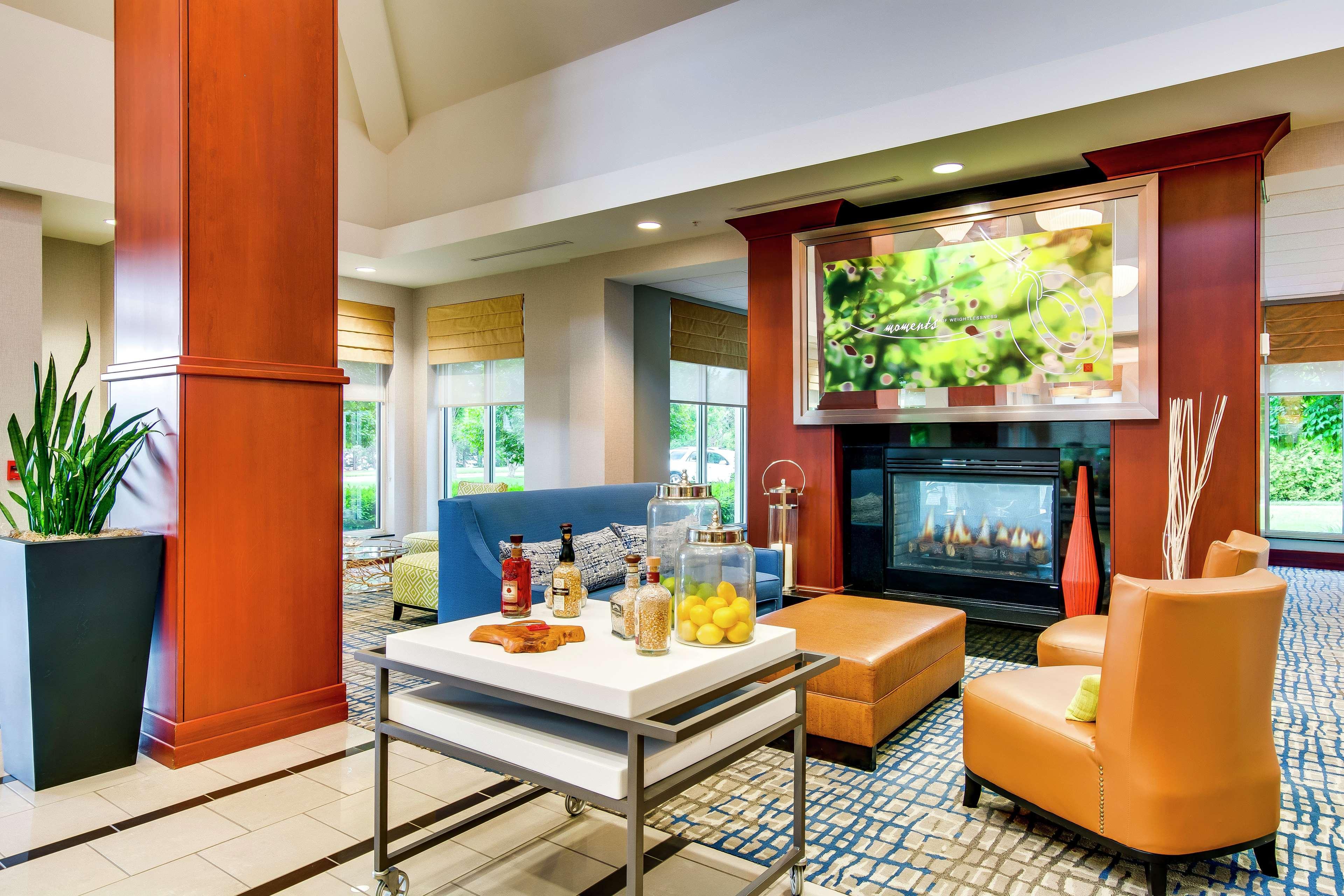 Hilton Garden Inn Louisville-Northeast Dış mekan fotoğraf