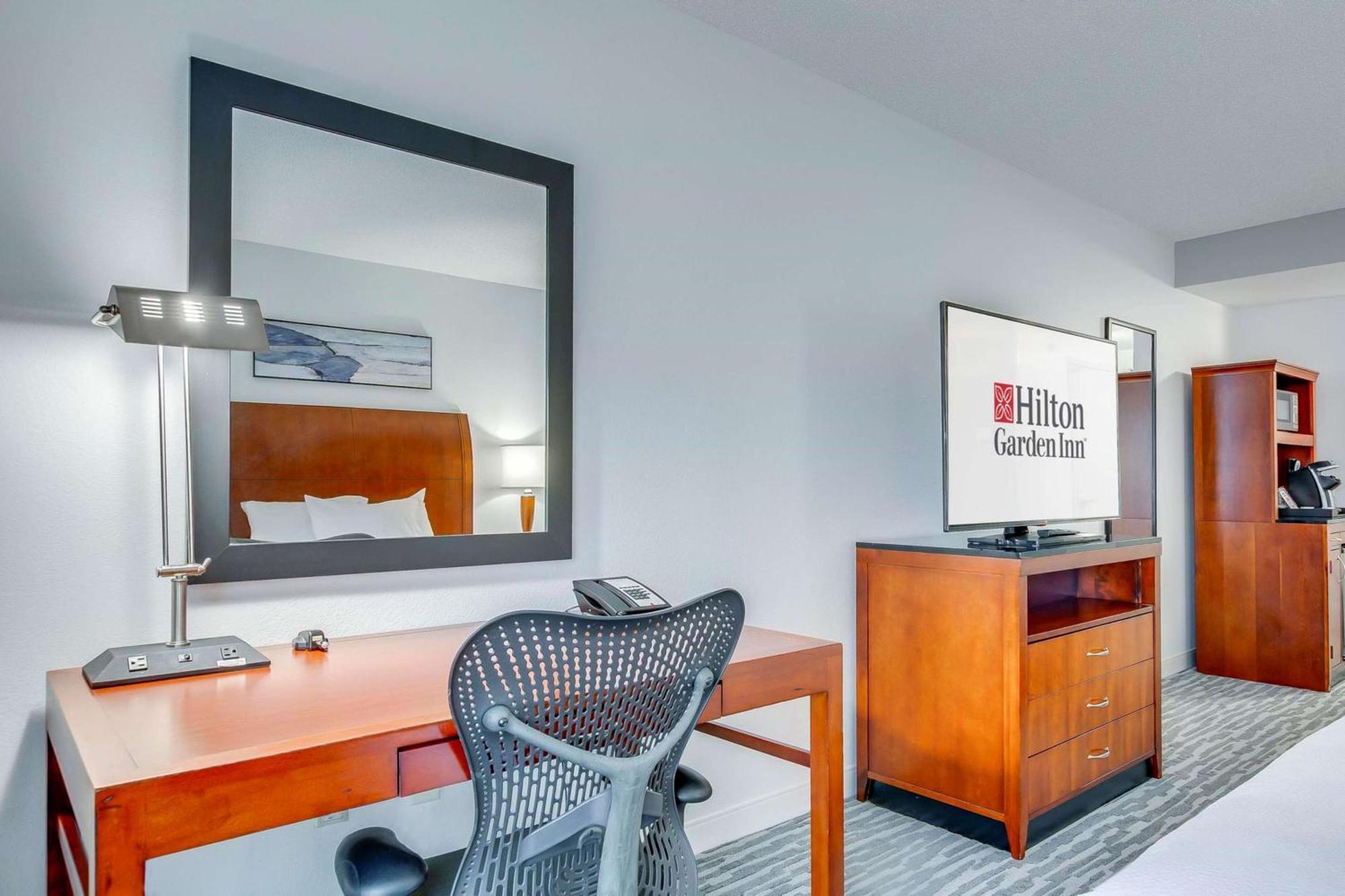 Hilton Garden Inn Louisville-Northeast Dış mekan fotoğraf