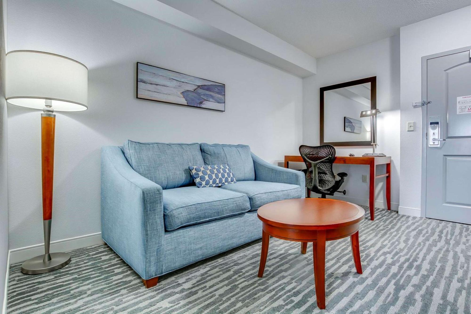 Hilton Garden Inn Louisville-Northeast Dış mekan fotoğraf