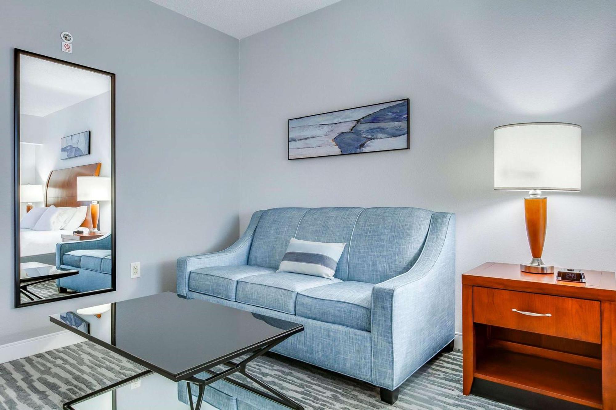 Hilton Garden Inn Louisville-Northeast Dış mekan fotoğraf