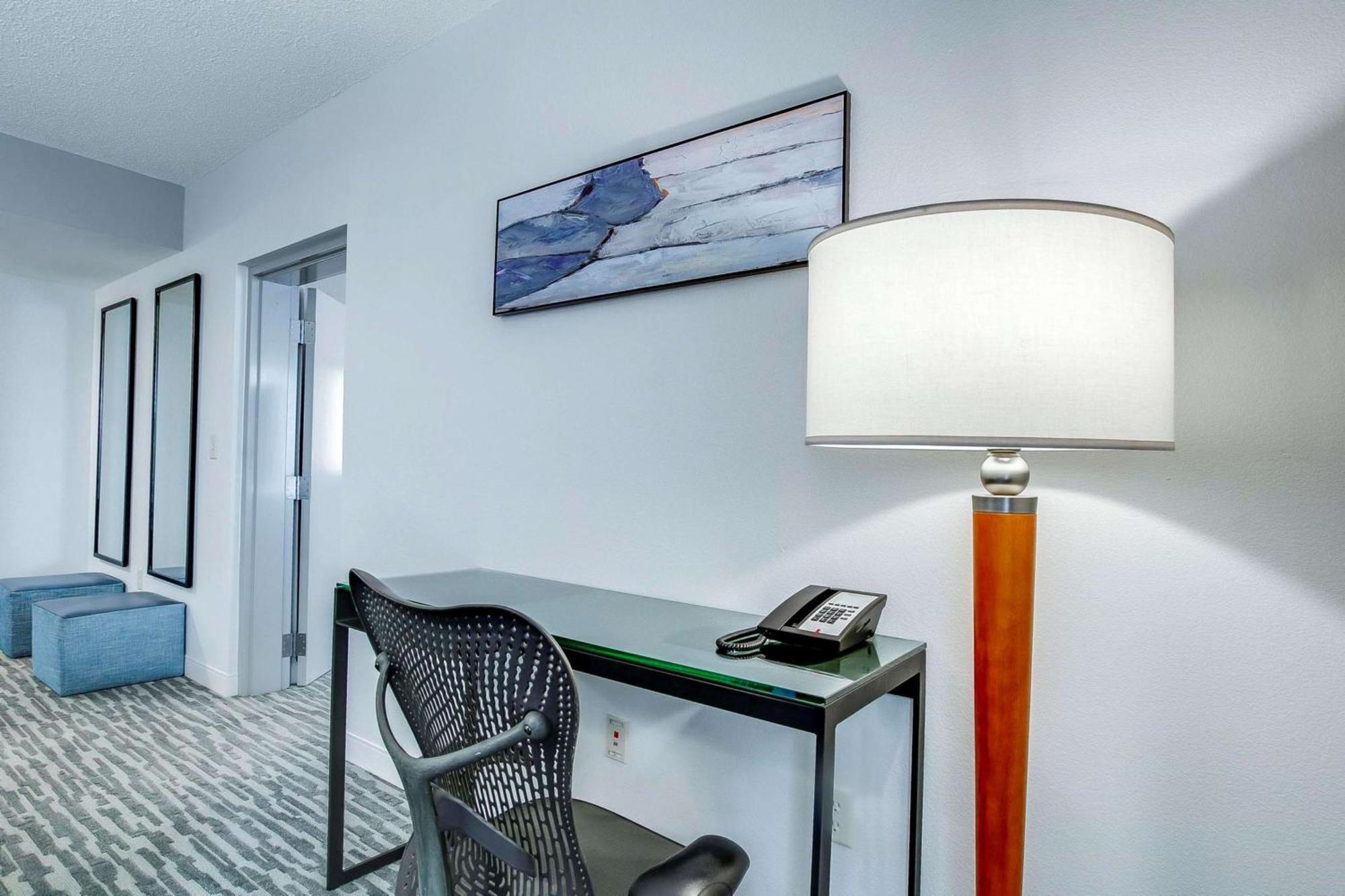 Hilton Garden Inn Louisville-Northeast Dış mekan fotoğraf