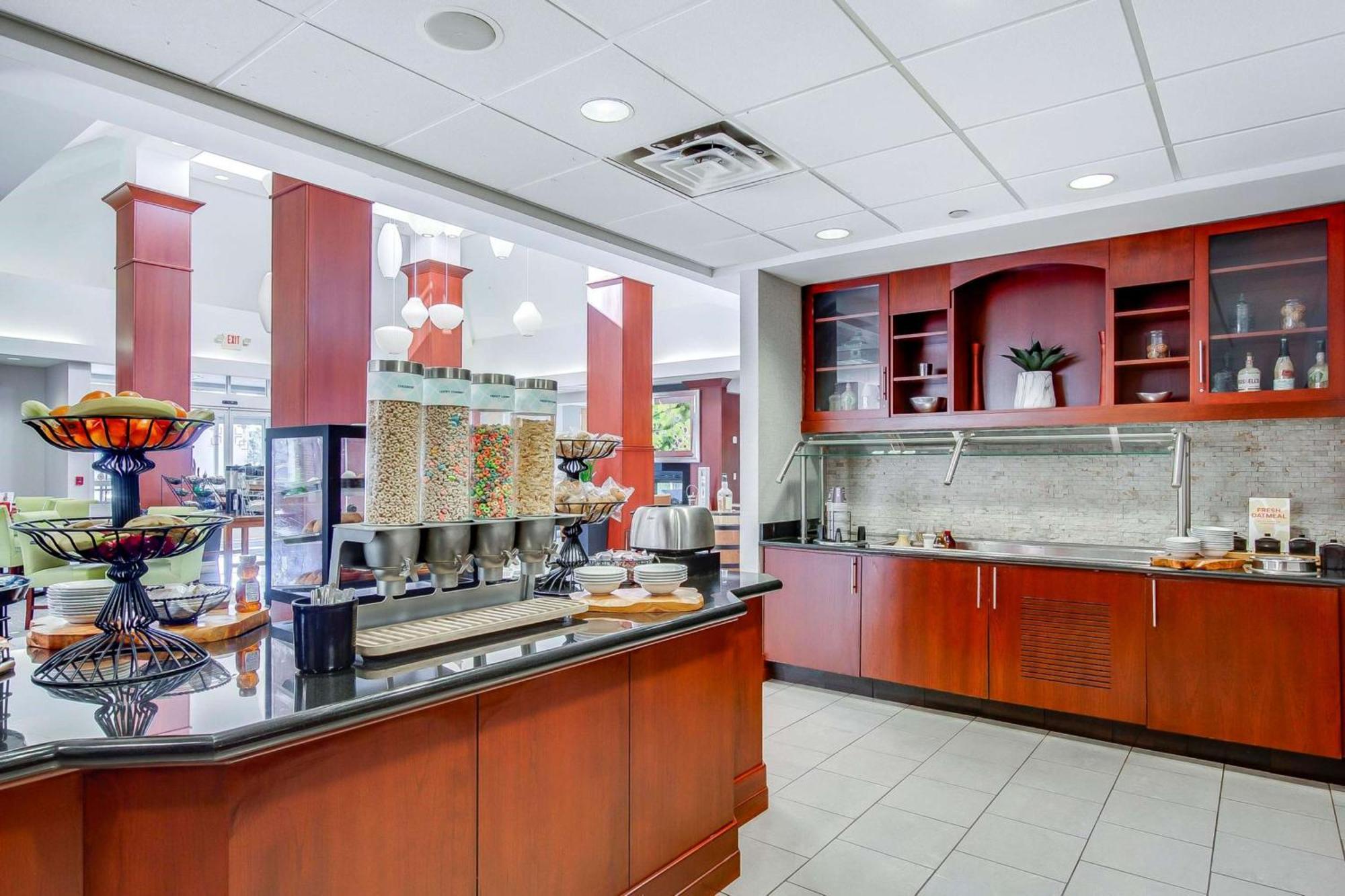 Hilton Garden Inn Louisville-Northeast Dış mekan fotoğraf